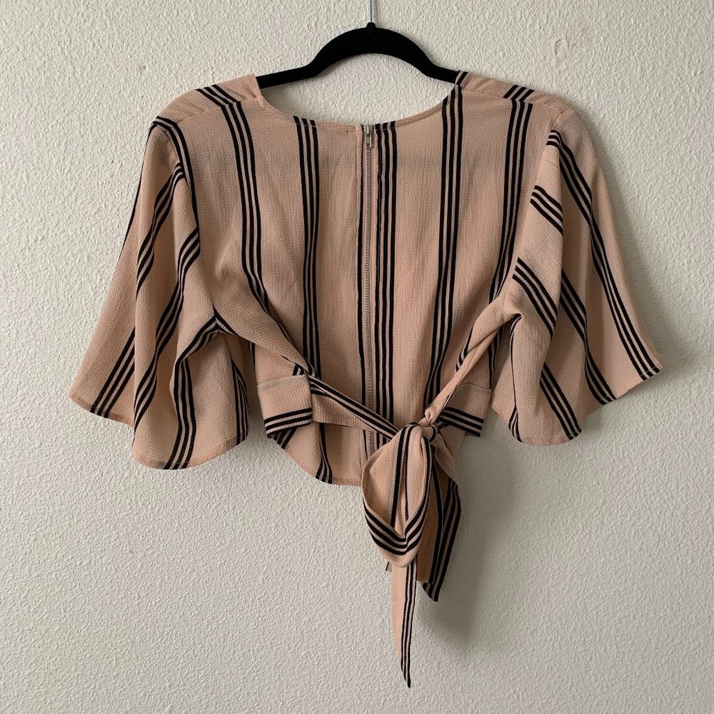 Pink and Black Short Sleeve Crop Top - Picture 2 of 3